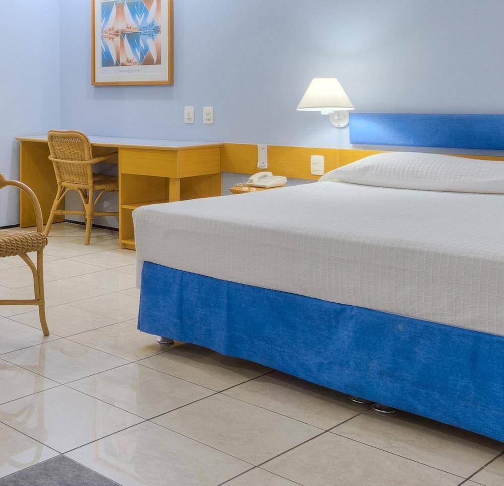 Hotel Iate Plaza 4*