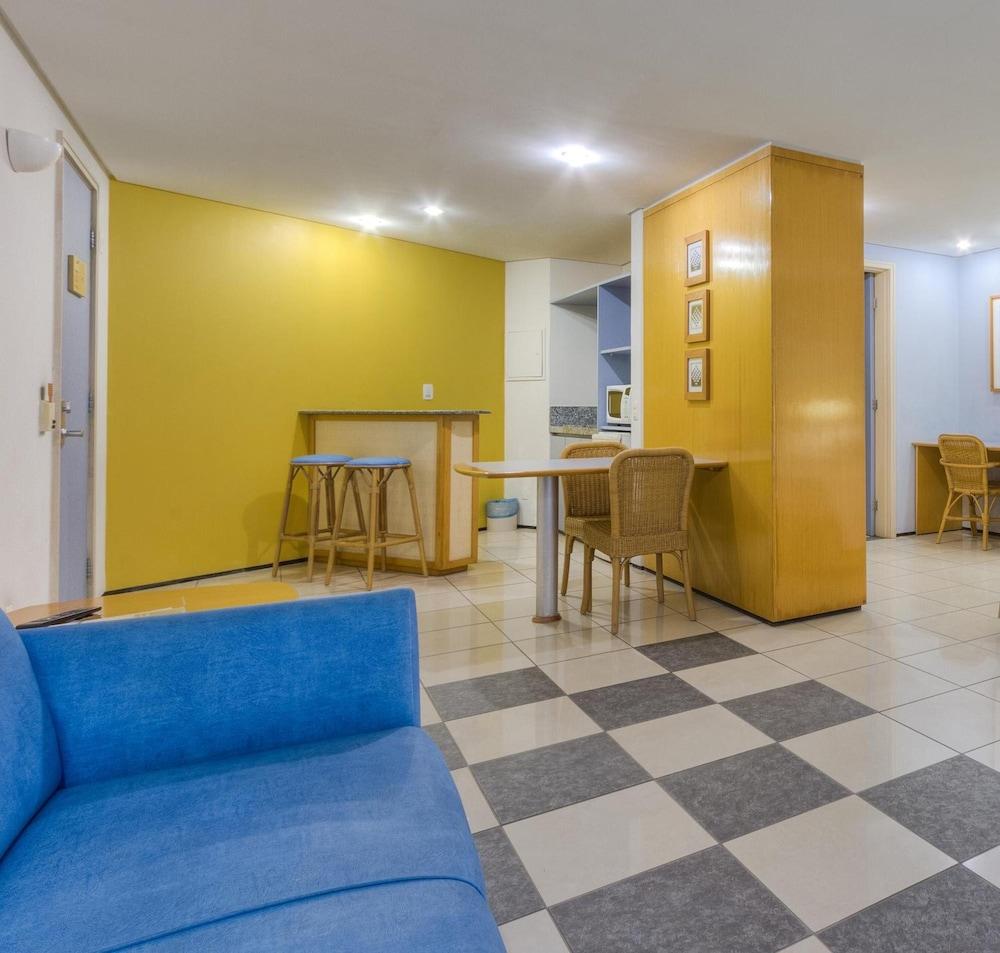 Hotel Iate Plaza