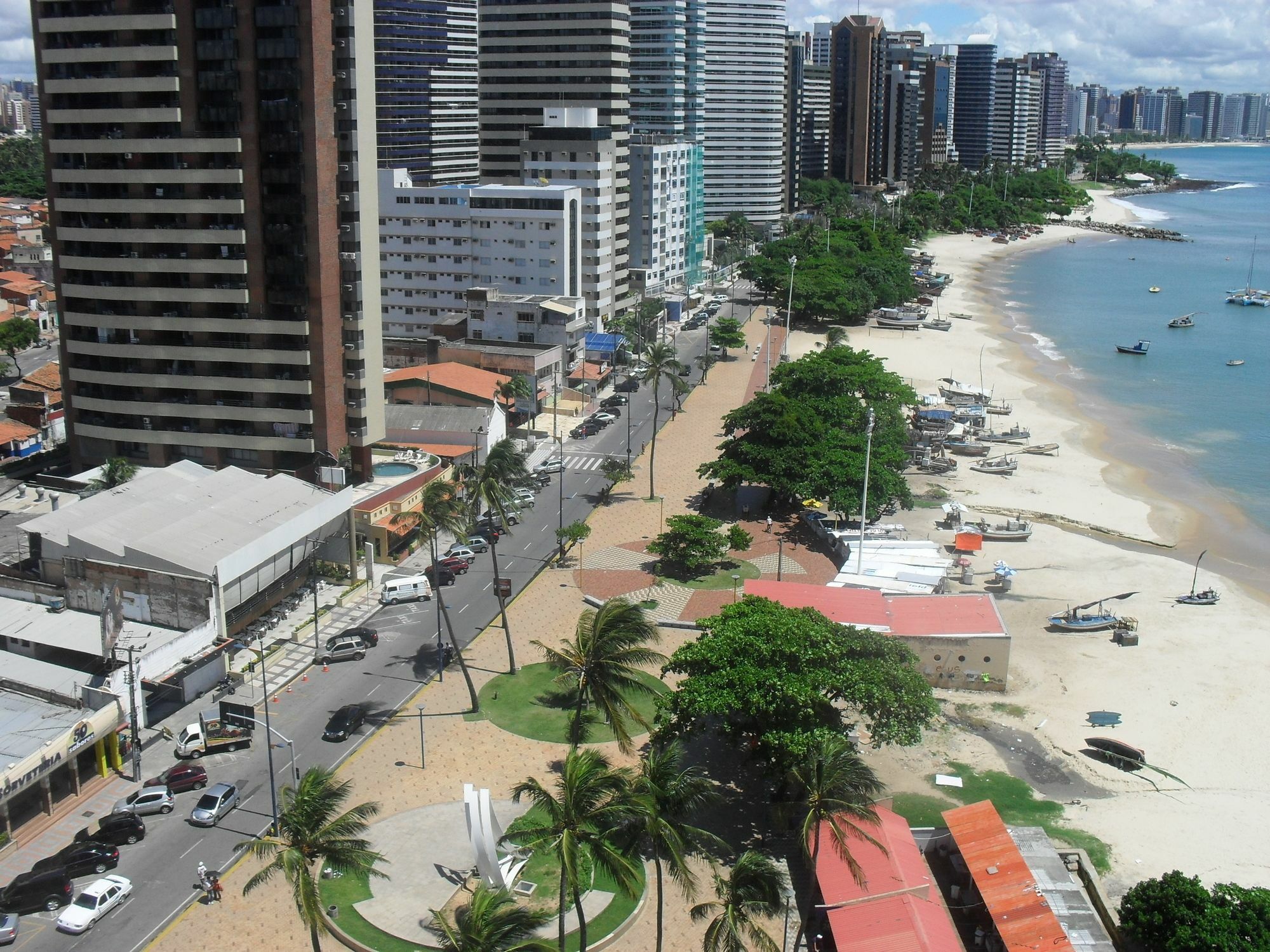 Iate Plaza 4*