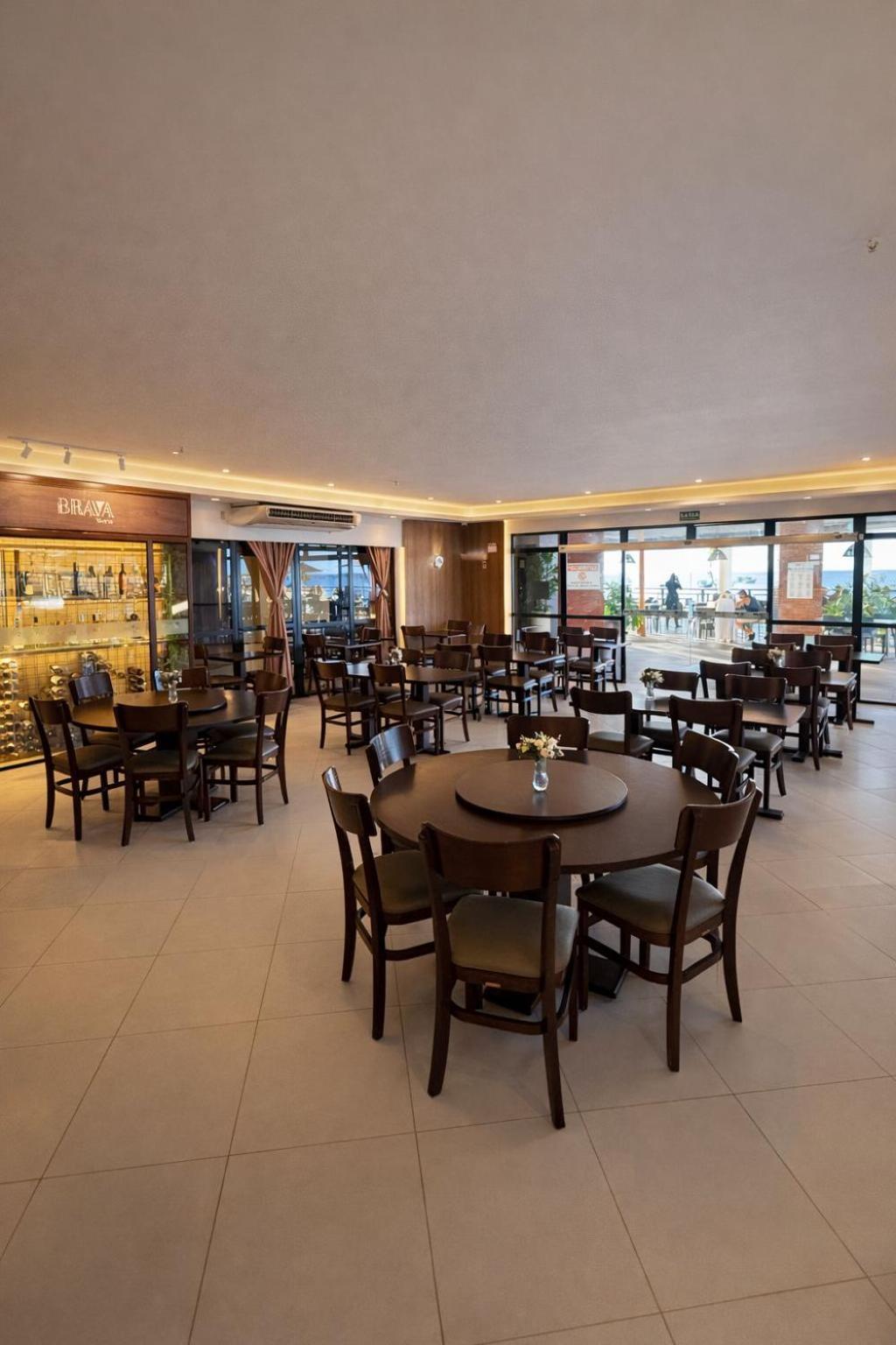 Iate Plaza Hotel 4*